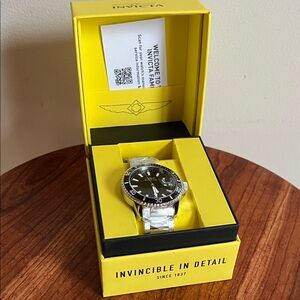 Invicta Men's Silver and Black Dive Watch